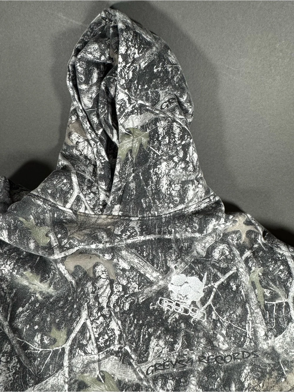 G59 pullover hoodie size XL